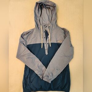 Like new Women's Columbia PFG hooded pullover